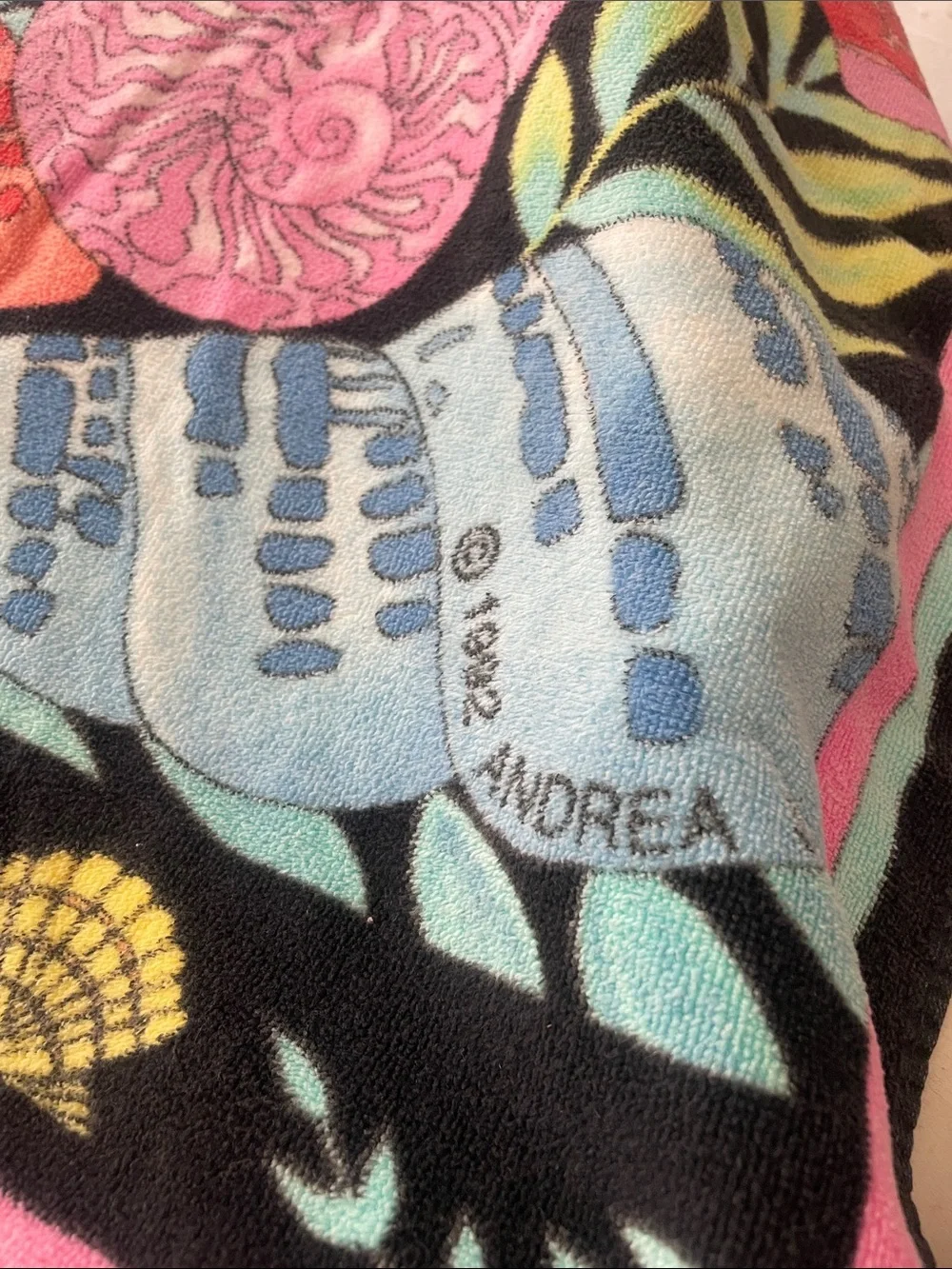 ANDREA S Terri Tori Beach Towel vintage with Pink, Teal, Yellow Shell Motif